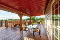 Spacious Family Retreat on 10 Acres! 9 Bedrooms - in-Ground Pool, Hottub, Sauna!