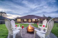 Gorgeous Home-w/fire pit!  7 miles to the beach-Longest fishing pier in the Gulf