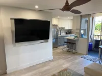 Kalama Terrace Renovated Retreat, Centrally Located with AC!
