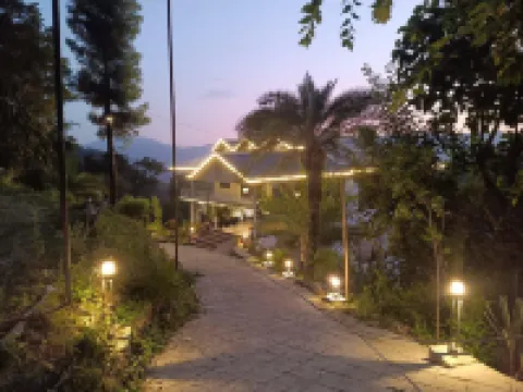 Royal Willow Hotels in Mandi District