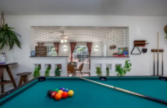 Near UF - Cozy Stay - Kitchen - Washer/Dryer