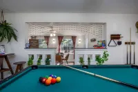 Holiday Ready - Dining - Fire Pit - BBQ - Parking