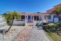 Eldorado Gem. 1 Minute Walk to the Goregrous Beach at Clearwater Beach North.