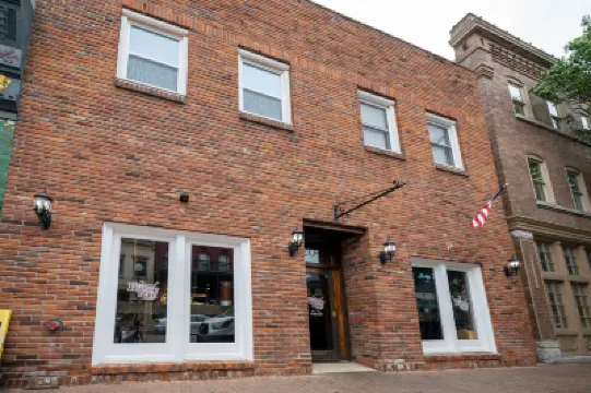 The Wild West Getaway- 204-1 Hotels near St. Charles Historic District