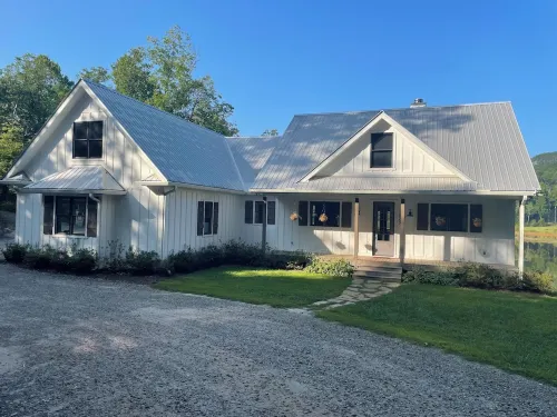 Heated Pool Retreat & Stunning Fall Foliage Await!