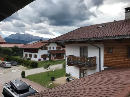 Geräumige, neu Gebaute Maisonette-wohnung, 85qm, mit Vielen Annehmlichkeiten Отели в г. Крюн