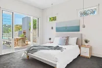 Luxurious Portsea Lakehouse