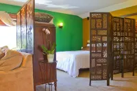 Lakeside Carriage House at Leaser Lake B and B -- cozy, comfortable, country Hotels in Lynn Township