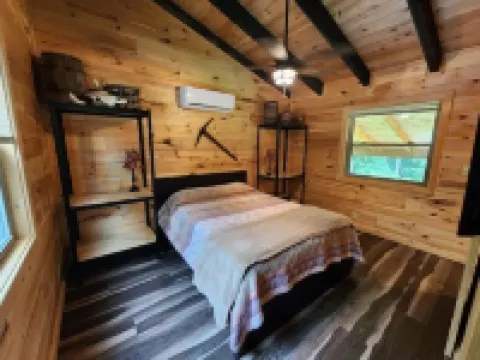 Gold Rush Cabin- Red River Gorge