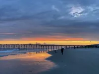 On canal. 3 minute walk from beach! 5 minutes from everything!!