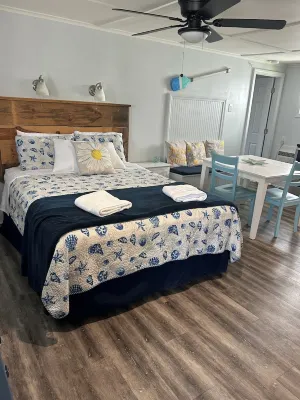 Ocean view, fully renovated beach condo!!! Steps to the sand, sleeps 6