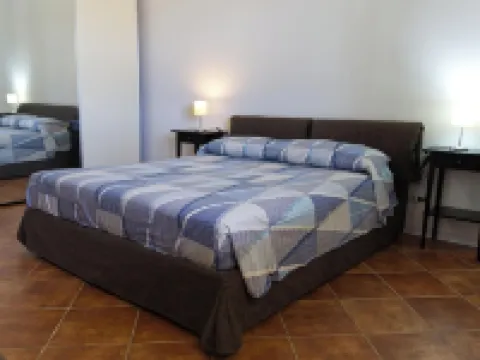 Indipendent Semi-Detached Villa in the Countryside, Surrounded by Greenery โรงแรมในMesagne