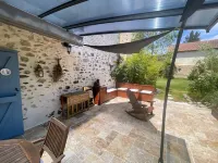 Ancien Presbytère du 17eme sur 1750 m2 de Jardin