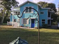 History House of Holly Hill Daytona- 109& up. US History theme.