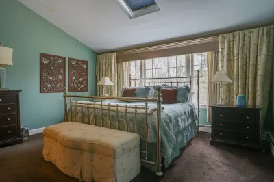 Gorg 6Ksf w Lrg Pool, Sleeps 12, 4.5 Baths, Rec Room w Bar, Pool Table & Gym.