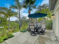 Secluded Home, Sleeps 11+  Solar Heated Pool.  Hot Tub Spa,  9 Miles to Beach Hotels in Vista