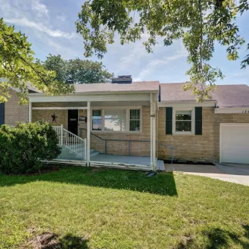 Charming 3-bedroom cottage in Springfield with WiFi, AC