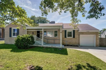 Charming 3-bedroom cottage in Springfield with WiFi, AC