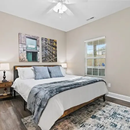 Bourbon Run - HotTub/ Ark 30min/ Horse Park 12min/ Walk Downtown/ 4BR Sleeps 8