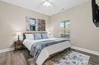 Bourbon Run - HotTub/ Ark 30min/ Horse Park 12min/ Walk Downtown/ 4BR Sleeps 8