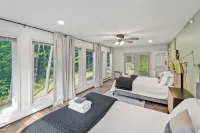 The Hideaway l 4 BR l Hot Tub l Fire Pit l Game Room l .5 miles to Bryce Resort