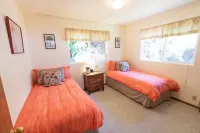 Ama'u Lani Cottage minutes from Volcano Village & Hawaii Volcanoes National Park