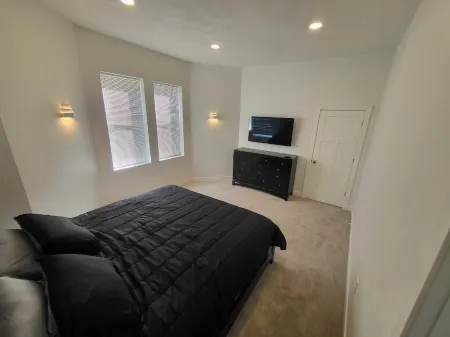 The Lux- Cozy 2-bedroom apartment with AC and WiFi in enjoyable Bonne Terre