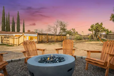 The Mirage | Firepit | Putt Putt | Hot Tub | BBQ Grill | Bocce Ball, Joshua Tree