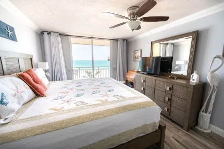 #605 Beachfront Vacation Rental, Beautiful Views from the 6th story balcony.