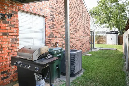 Comfy Townhouse near CASINOS, centrally located Отели в г. Лейк-Чарльз