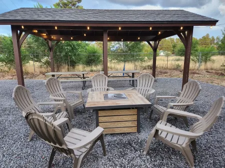 Family Friendly, Air Hockey, Sleeps 14, Fire Pit