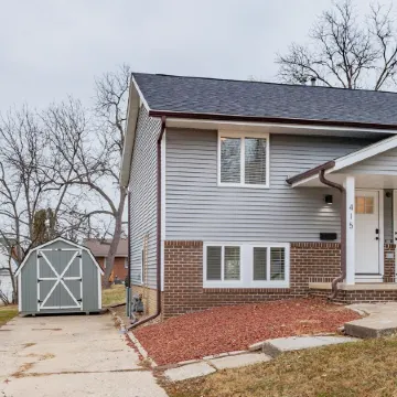A Charming Home Minutes to Downtown, Zoo, & Airport with Hidden Reading Nook!