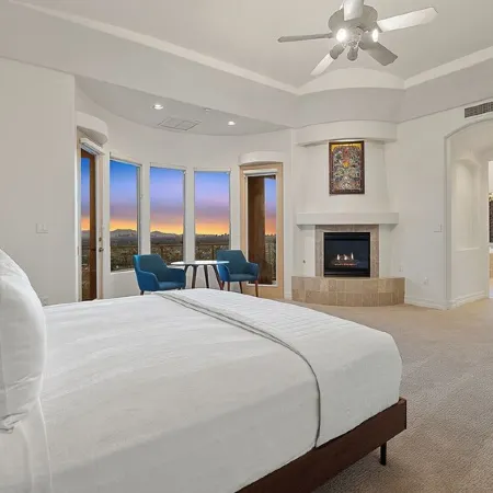 Camelback Heights - 8Br Estate w/ Pool, Theater & Camelback Views