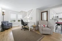 Cute and Cozy Cape in the Heart of Ogunquit Center