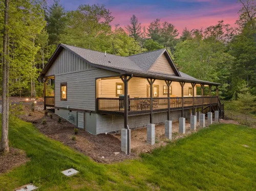 Be the 1ST! NEW CONSTRUCTION 2023~LUXURY~Mtn Views~Hot Tub~Close to Everything!