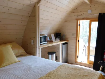 Iris Hill Glamping - " Otis " pod - 5th night FREE