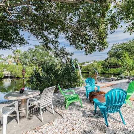 Waterfront 2/1 Apartment In Heart Of Palm Harbor/Ozona