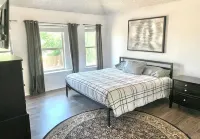 Spacious Family Friendly Retreat Centrally Located with Big Backyard