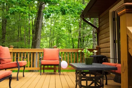 The Fern Hill Lodge: Cozy and Serene Getaway on 20 Private Acres Отели в г. Хайленд