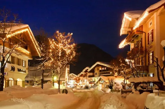 Cozy vacation apartment with two bedrooms, wood-burning stove and spacious balcony