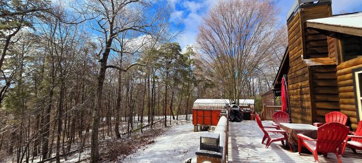 Charming Cabin with Game Room & Firepit Hotels in Gordon County
