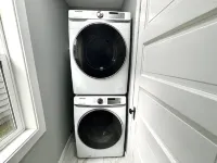 1904 home near Tacoma dome & convention centerPet friendly