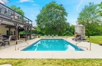 Barndominium! Pool, HotTub, Slide, Mini B-Ball Court/Nerf Arena, Theater, 2 Bars - Swimmingpools