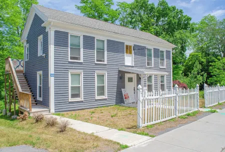 Cozy Waterfall Home | Close to All Mountains/Hikes