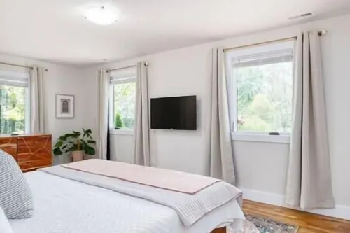 Luxury mountain oasis, hot tub & 15 mins to DT AVL, bring furry friends!