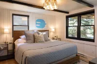 Luxury House Downtown CB with Hot Tub