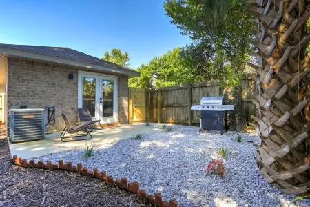 Pet-Friendly, Contemporary Home ✨5 min to Downtown✨