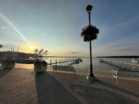 Cozy Condo by Boardwalk, Restaurants, Golf