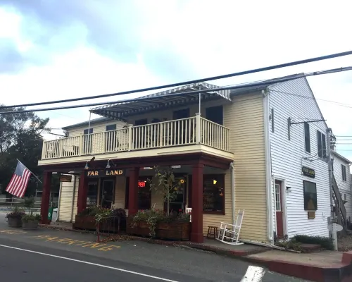 2-Bdrm, Parking, Fire Place, Outdoor Space, Close to everything. 프로빈스타운 호텔