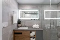Ultra-Modern Studio | Near Hospital & NYCIM | WiFi